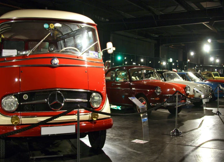 Oldtimerbus im Oldtimermuseum