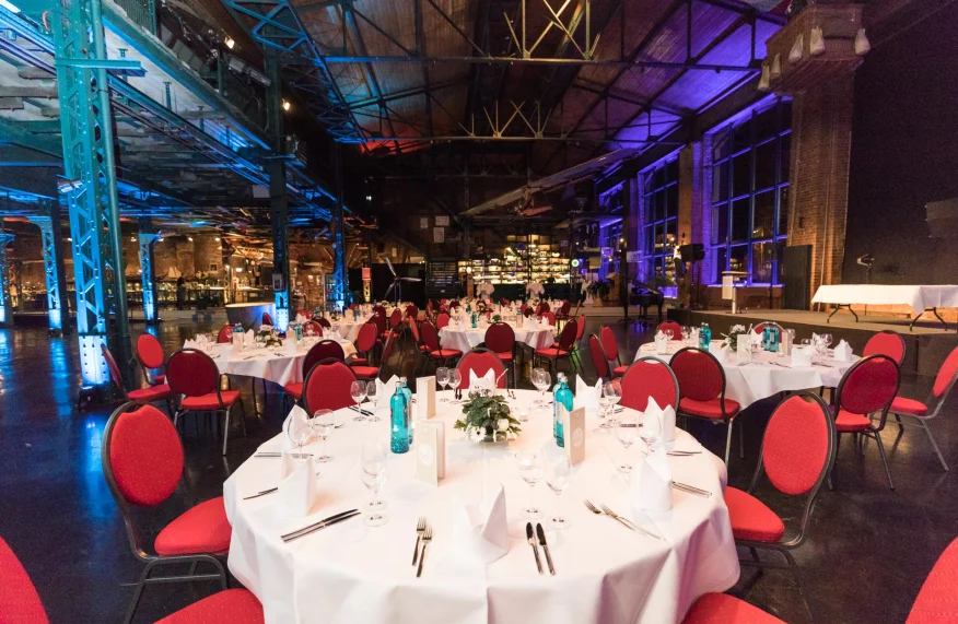Gedeckter Tisch in der Eventhalle Da Capo