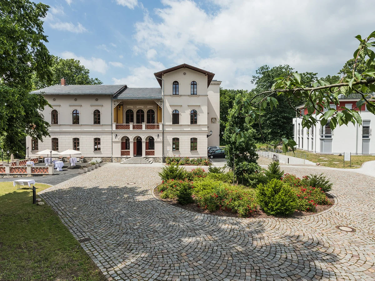 Herrenhaus Möckern Hofeinfahrt