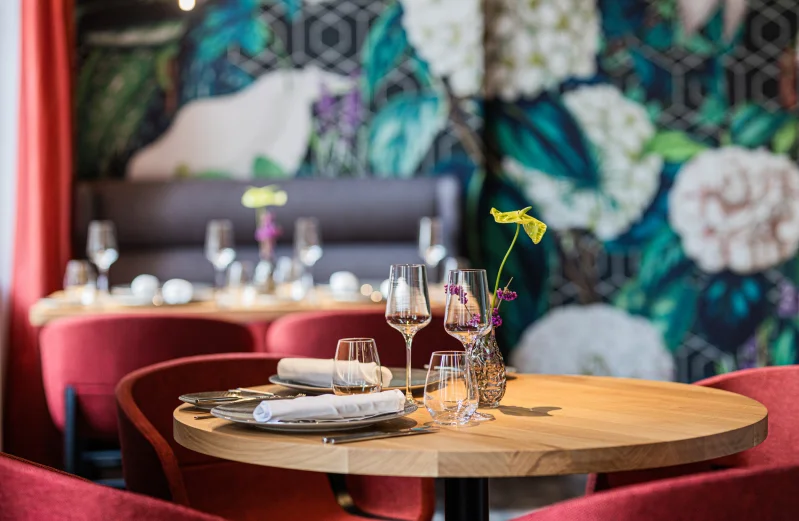 Gedeckter Tisch im Restaurant Michaelis