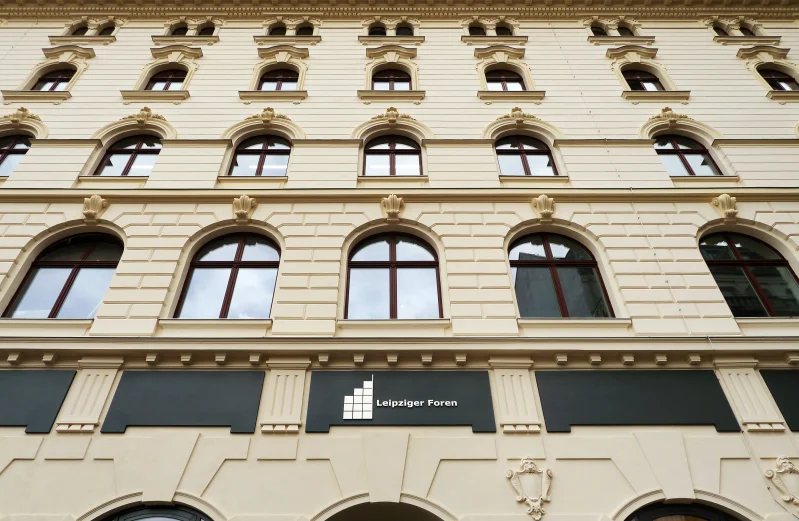 Außenansicht Salles de Pologne