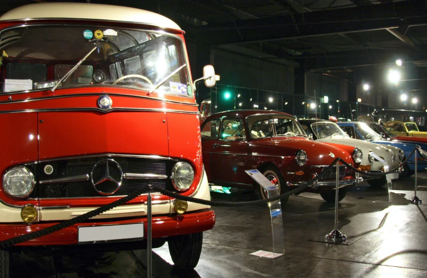 Oldtimerbus im Oldtimermuseum